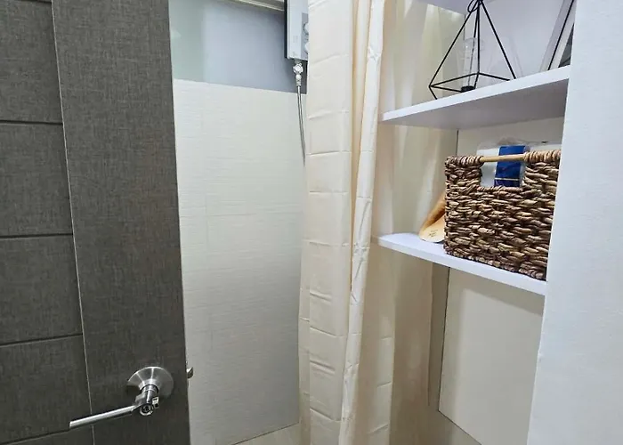 Cozy Nature-inspired Unit In Cubao *